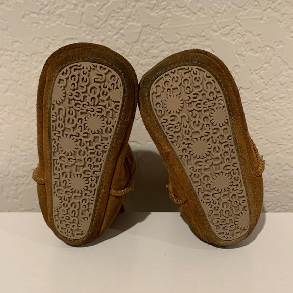 UGG Jesse Bow Boots 4/5 with box - Picture 8 of 8